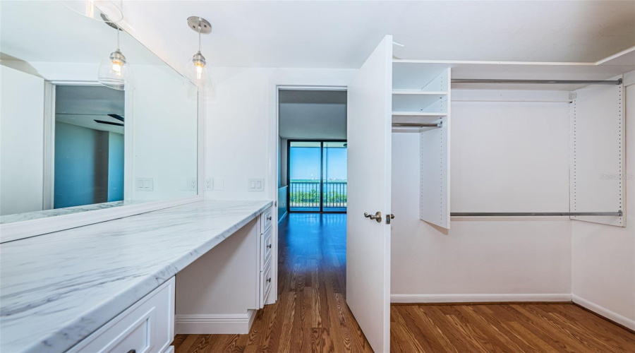 St Petersburg, Florida 33711, 2 Bedroom Bedrooms, ,2 Bathroombathrooms,Residential,For Sale,Sunshine Skyway,0,Mfrtb8422234