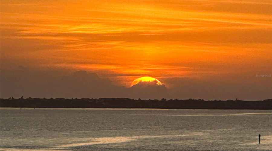 St Petersburg, Florida 33711, 2 Bedroom Bedrooms, ,2 Bathroombathrooms,Residential,For Sale,Sunshine Skyway,0,Mfrtb8422234