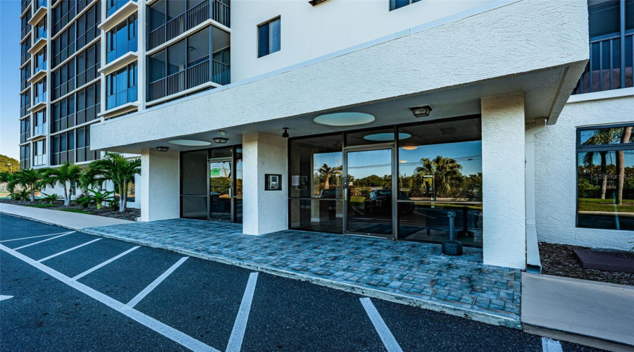 St Petersburg, Florida 33711, 2 Bedroom Bedrooms, ,2 Bathroombathrooms,Residential,For Sale,Sunshine Skyway,0,Mfrtb8422234