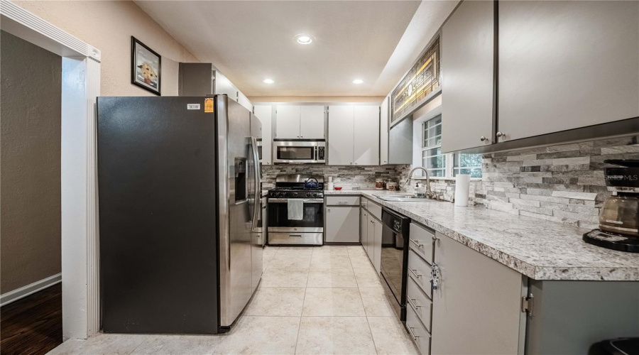 Lakeland, Florida 33801, 2 Bedroom Bedrooms, ,1 Bathroombathrooms,Residential,For Sale,Osceola,0,Mfrl4963637
