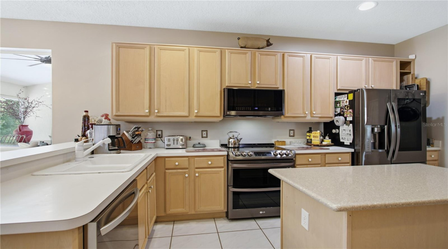 Winter Springs, Florida 32708, 4 Bedroom Bedrooms, ,3 Bathroombathrooms,Residential,For Sale,Blue Creek,0,Mfro6427702