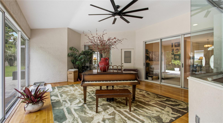 Winter Springs, Florida 32708, 4 Bedroom Bedrooms, ,3 Bathroombathrooms,Residential,For Sale,Blue Creek,0,Mfro6427702