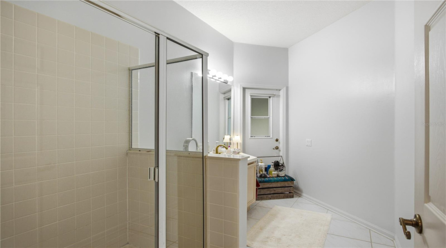 Winter Springs, Florida 32708, 4 Bedroom Bedrooms, ,3 Bathroombathrooms,Residential,For Sale,Blue Creek,0,Mfro6427702