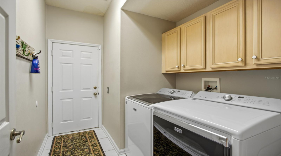 Winter Springs, Florida 32708, 4 Bedroom Bedrooms, ,3 Bathroombathrooms,Residential,For Sale,Blue Creek,0,Mfro6427702