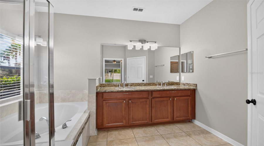 Ocoee, Florida 34761, 4 Bedroom Bedrooms, ,2 Bathroombathrooms,Residential,For Sale,Mccormick Woods,0,Mfro6427541