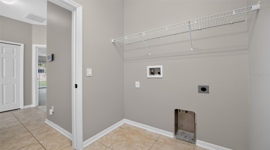 Ocoee, Florida 34761, 4 Bedroom Bedrooms, ,2 Bathroombathrooms,Residential,For Sale,Mccormick Woods,0,Mfro6427541