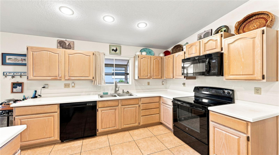 Oldsmar, Florida 34677, 3 Bedroom Bedrooms, ,2 Bathroombathrooms,Residential,For Sale,Riverdale,0,Mfrtb8521939