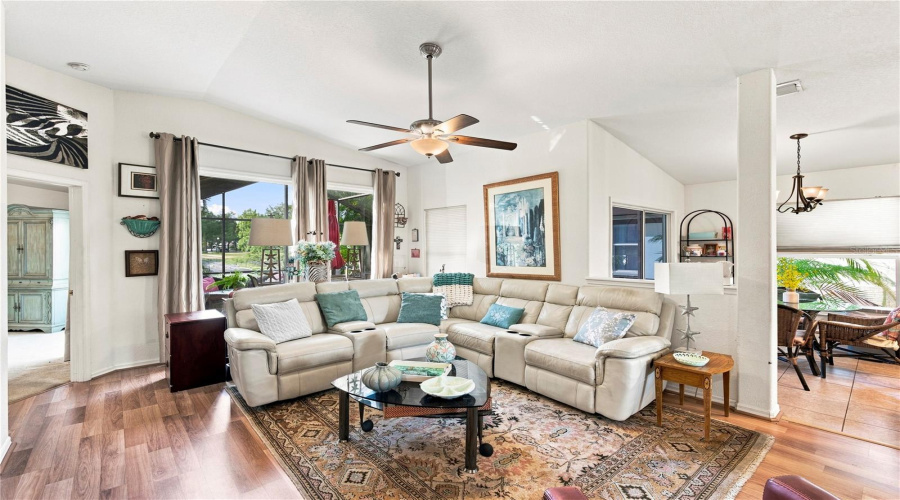 Oldsmar, Florida 34677, 3 Bedroom Bedrooms, ,2 Bathroombathrooms,Residential,For Sale,Riverdale,0,Mfrtb8521939