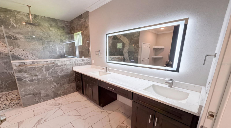 Orlando, Florida 32833, 4 Bedroom Bedrooms, ,3 Bathroombathrooms,Residential,For Sale,Racine,0,Mfro6434004