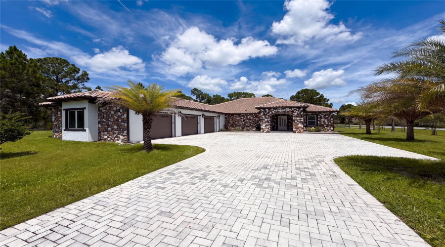 Orlando, Florida 32833, 4 Bedroom Bedrooms, ,3 Bathroombathrooms,Residential,For Sale,Racine,0,Mfro6434004