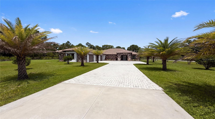 Orlando, Florida 32833, 4 Bedroom Bedrooms, ,3 Bathroombathrooms,Residential,For Sale,Racine,0,Mfro6434004