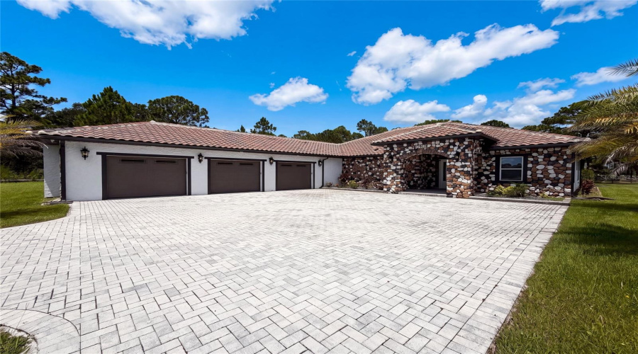 Orlando, Florida 32833, 4 Bedroom Bedrooms, ,3 Bathroombathrooms,Residential,For Sale,Racine,0,Mfro6434004