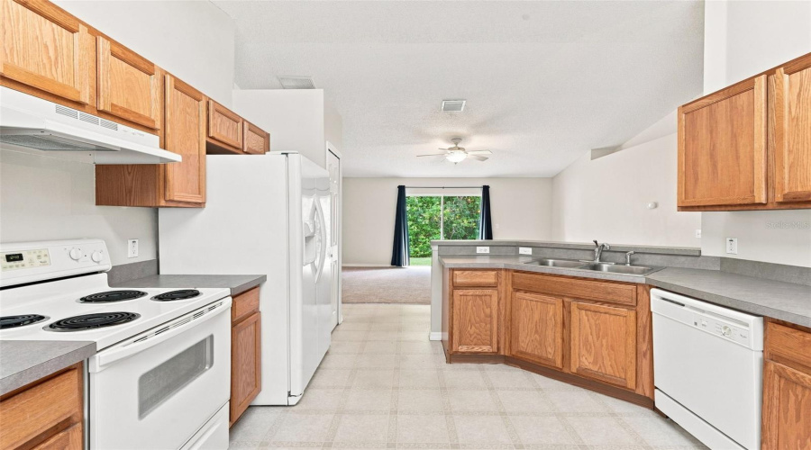 Deland, Florida 32724, 3 Bedroom Bedrooms, ,2 Bathroombathrooms,Residential,For Sale,Benton Lake,0,Mfrns1088885
