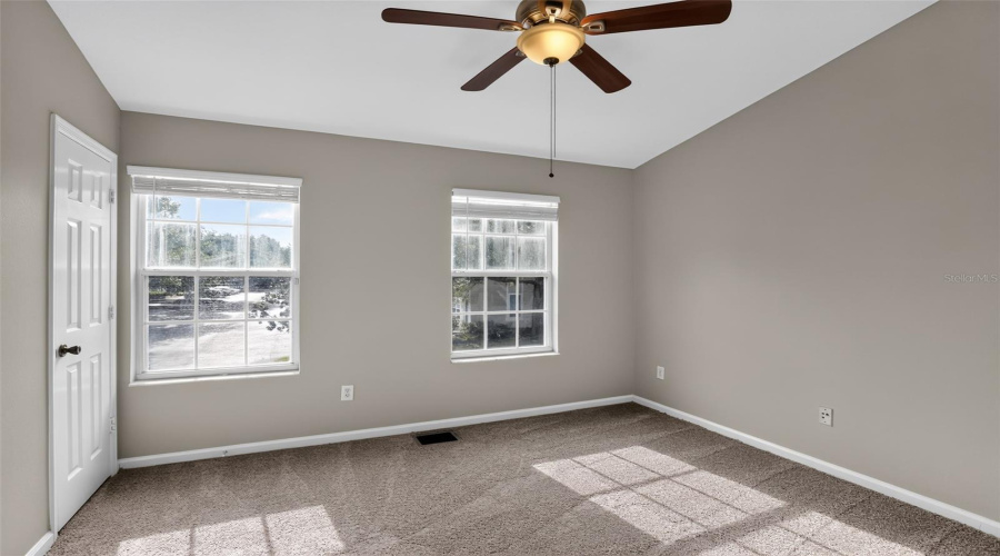 Lake Mary, Florida 32746, 2 Bedroom Bedrooms, ,2 Bathroombathrooms,Residential,For Sale,Vineland,0,Mfro6428047