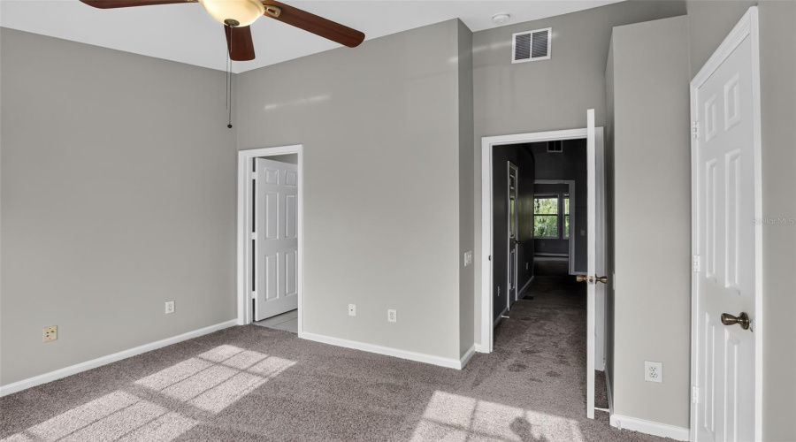 Lake Mary, Florida 32746, 2 Bedroom Bedrooms, ,2 Bathroombathrooms,Residential,For Sale,Vineland,0,Mfro6428047