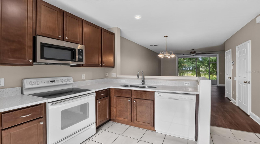 Lake Mary, Florida 32746, 2 Bedroom Bedrooms, ,2 Bathroombathrooms,Residential,For Sale,Vineland,0,Mfro6428047
