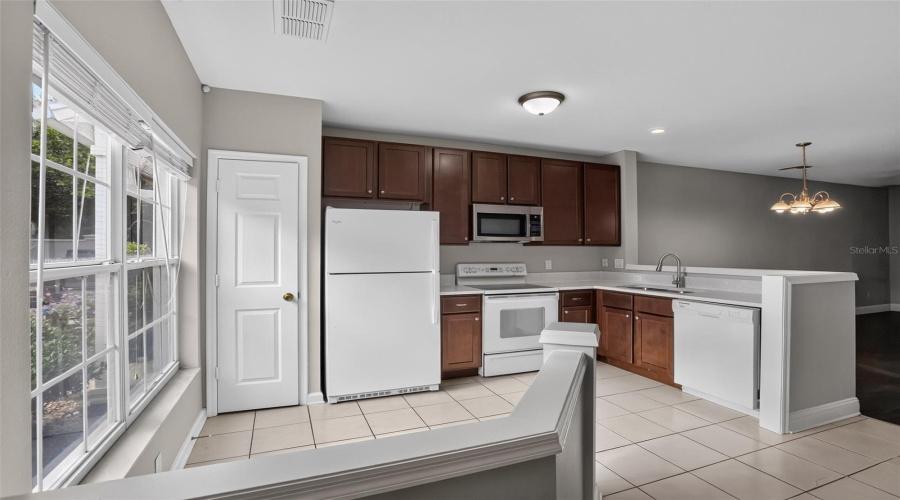 Lake Mary, Florida 32746, 2 Bedroom Bedrooms, ,2 Bathroombathrooms,Residential,For Sale,Vineland,0,Mfro6428047