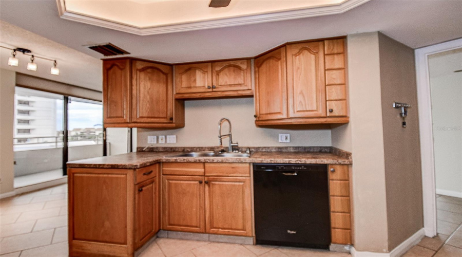 Gulfport, Florida 33707, 2 Bedroom Bedrooms, ,2 Bathroombathrooms,Residential,For Sale,Pelican Bay,0,Mfrtb8402992