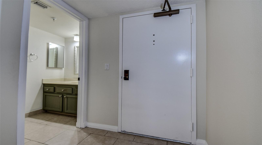 Gulfport, Florida 33707, 2 Bedroom Bedrooms, ,2 Bathroombathrooms,Residential,For Sale,Pelican Bay,0,Mfrtb8402992