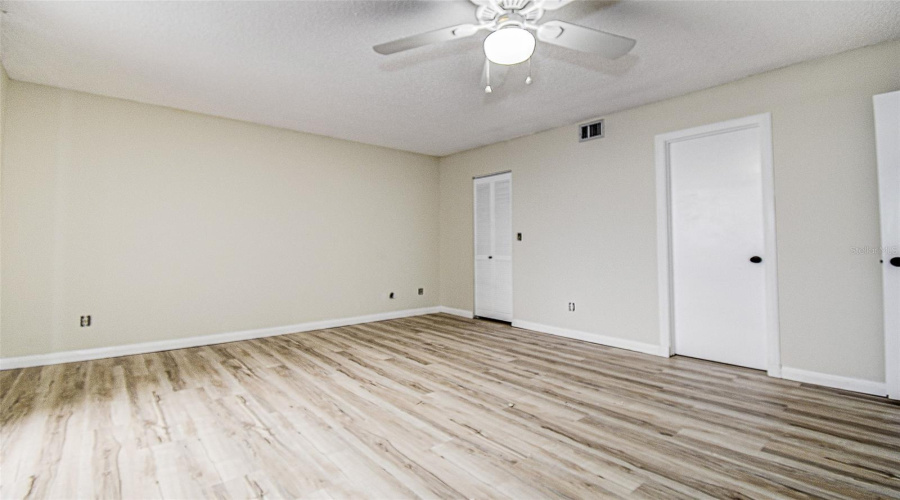 Gulfport, Florida 33707, 2 Bedroom Bedrooms, ,2 Bathroombathrooms,Residential,For Sale,Pelican Bay,0,Mfrtb8402992