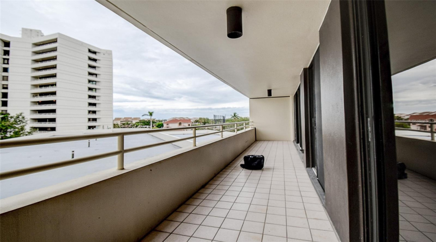Gulfport, Florida 33707, 2 Bedroom Bedrooms, ,2 Bathroombathrooms,Residential,For Sale,Pelican Bay,0,Mfrtb8402992