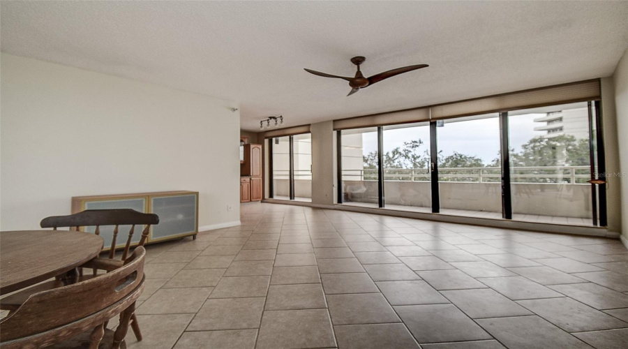 Gulfport, Florida 33707, 2 Bedroom Bedrooms, ,2 Bathroombathrooms,Residential,For Sale,Pelican Bay,0,Mfrtb8402992