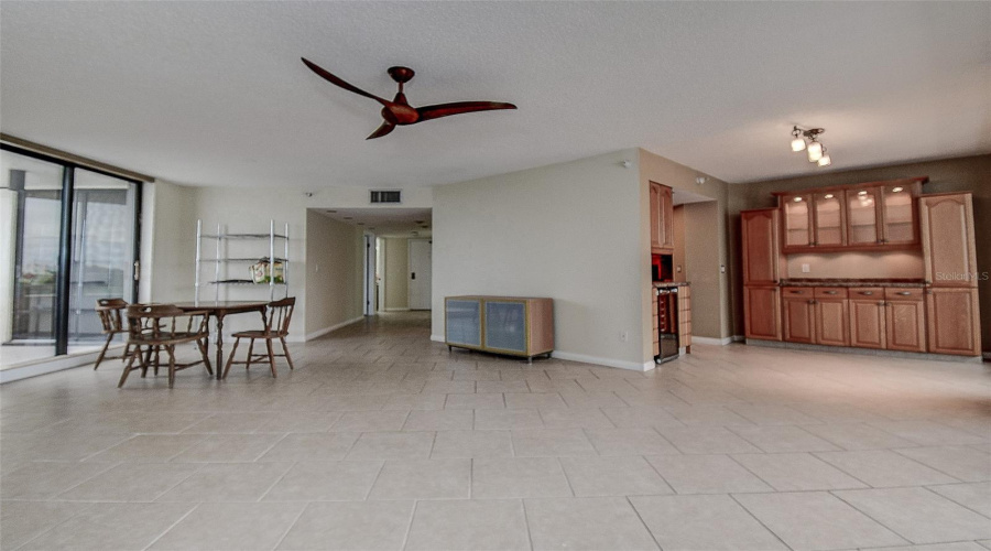 Gulfport, Florida 33707, 2 Bedroom Bedrooms, ,2 Bathroombathrooms,Residential,For Sale,Pelican Bay,0,Mfrtb8402992