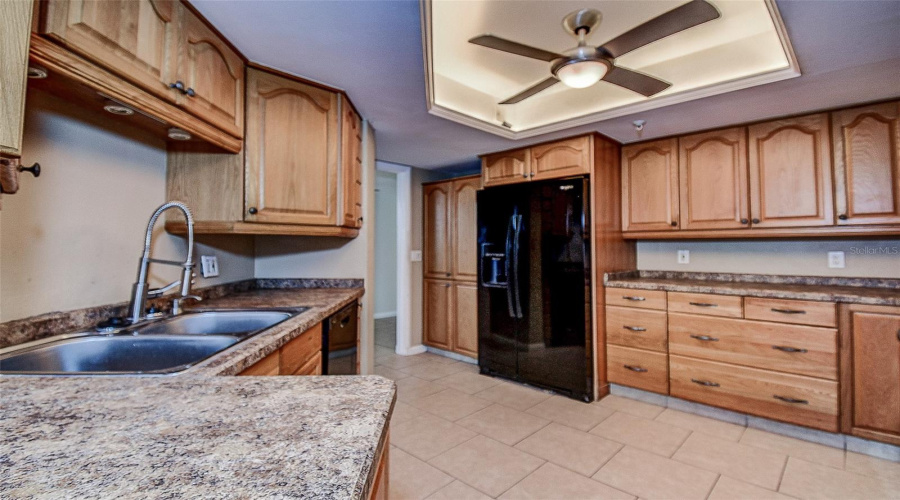Gulfport, Florida 33707, 2 Bedroom Bedrooms, ,2 Bathroombathrooms,Residential,For Sale,Pelican Bay,0,Mfrtb8402992