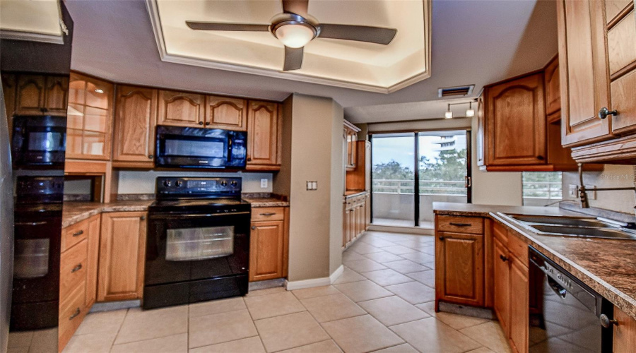 Gulfport, Florida 33707, 2 Bedroom Bedrooms, ,2 Bathroombathrooms,Residential,For Sale,Pelican Bay,0,Mfrtb8402992