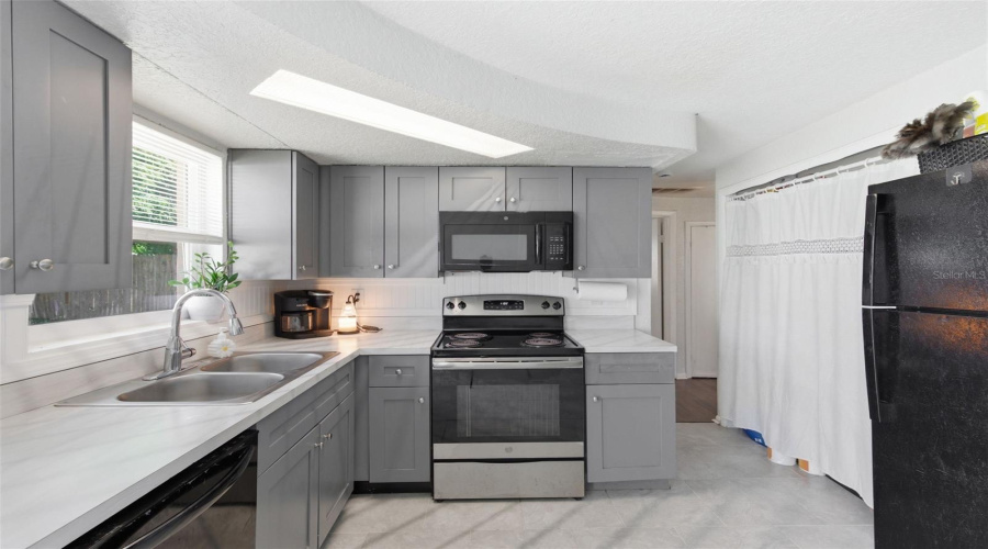 Holiday, Florida 34691, 3 Bedroom Bedrooms, ,1 Bathroombathrooms,Residential,For Sale,Beacon Square,0,Mfrtb8504670
