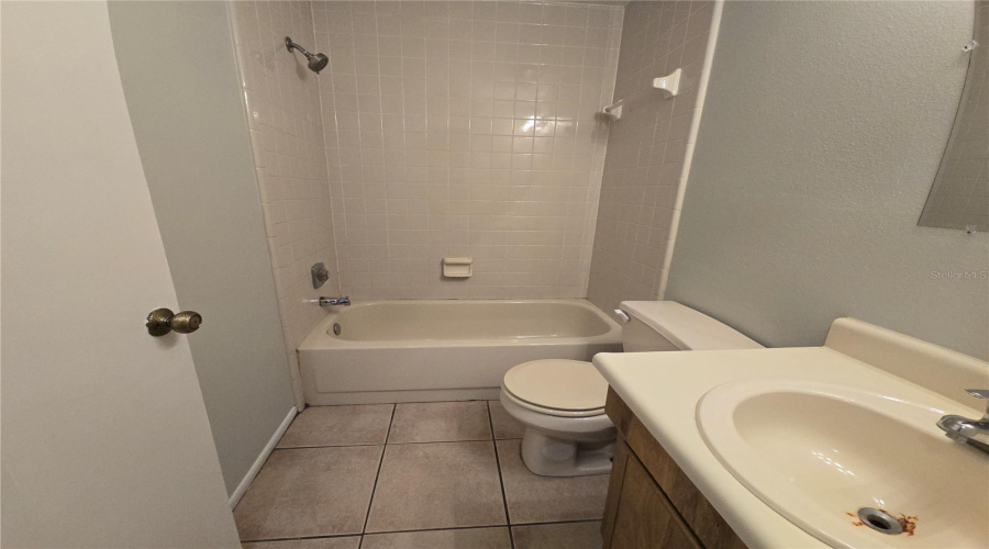 Tampa, Florida 33613, 2 Bedroom Bedrooms, ,2 Bathroombathrooms,Residential,For Sale,Tumble Wood,0,Mfrtb8337607