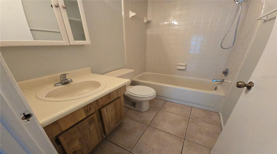 Tampa, Florida 33613, 2 Bedroom Bedrooms, ,2 Bathroombathrooms,Residential,For Sale,Tumble Wood,0,Mfrtb8337607