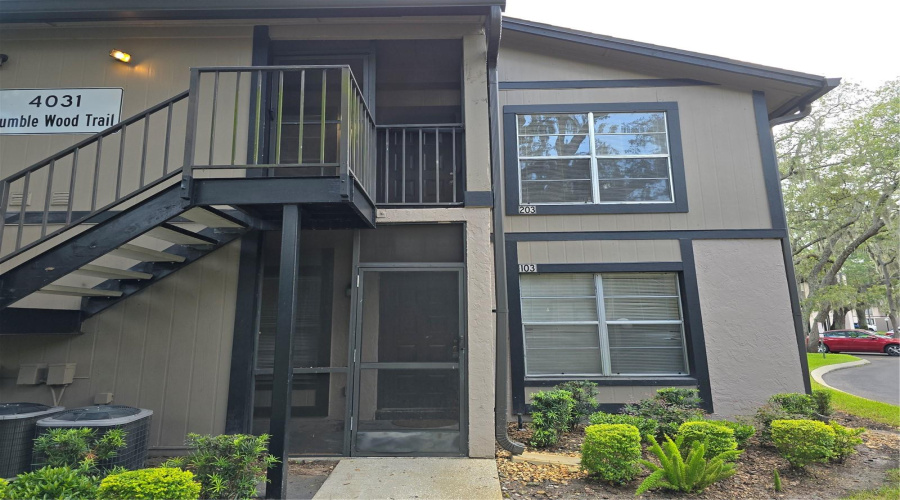 Tampa, Florida 33613, 2 Bedroom Bedrooms, ,2 Bathroombathrooms,Residential,For Sale,Tumble Wood,0,Mfrtb8337607