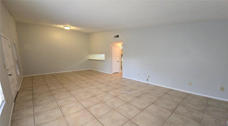 Tampa, Florida 33613, 2 Bedroom Bedrooms, ,2 Bathroombathrooms,Residential,For Sale,Tumble Wood,0,Mfrtb8337607