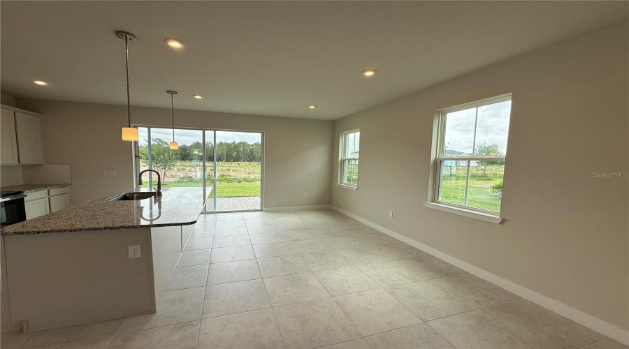 Davenport, Florida 33837, 3 Bedroom Bedrooms, ,2 Bathroombathrooms,Residential,For Sale,Pineywood Field,0,Mfrw7885330