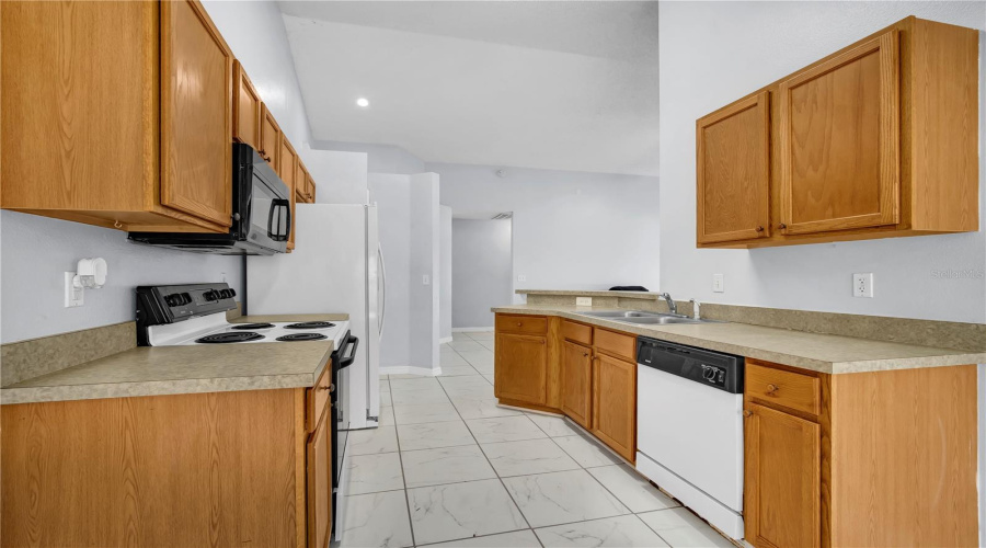 Davenport, Florida 33897, 3 Bedroom Bedrooms, ,2 Bathroombathrooms,Residential,For Sale,Casterton,0,Mfrs5155953