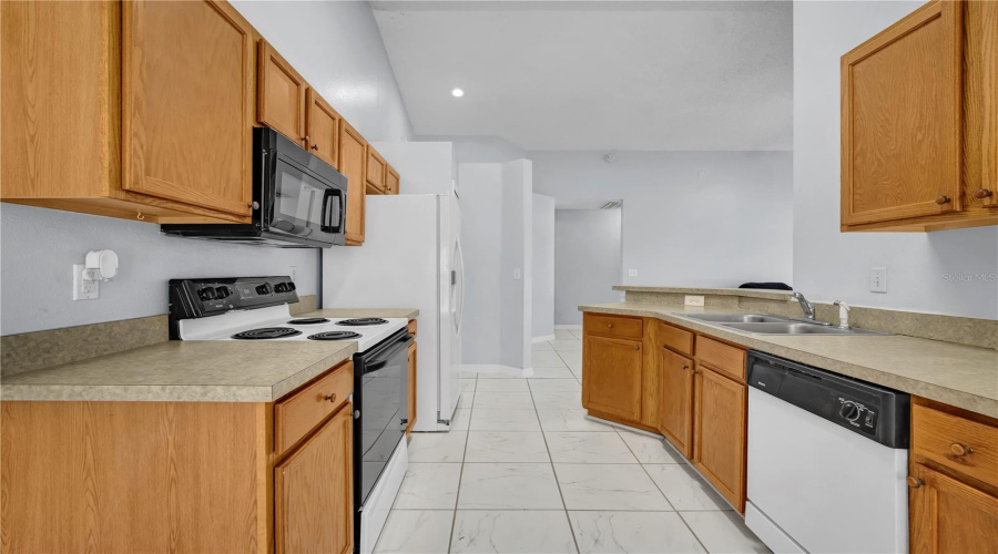 Davenport, Florida 33897, 3 Bedroom Bedrooms, ,2 Bathroombathrooms,Residential,For Sale,Casterton,0,Mfrs5155953