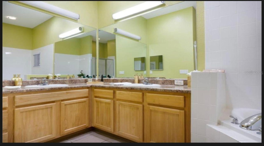 Kissimmee, Florida 34747, 3 Bedroom Bedrooms, ,2 Bathroombathrooms,Residential,For Sale,Treasure Trove,0,Mfro6436613