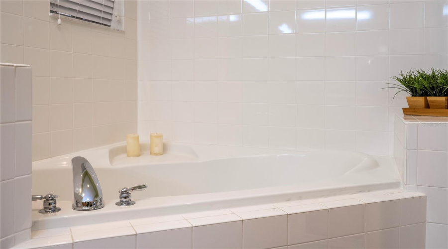 Kissimmee, Florida 34747, 3 Bedroom Bedrooms, ,2 Bathroombathrooms,Residential,For Sale,Treasure Trove,0,Mfro6436613