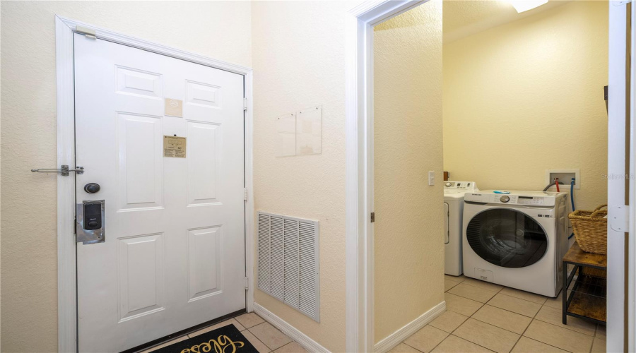 Kissimmee, Florida 34747, 3 Bedroom Bedrooms, ,2 Bathroombathrooms,Residential,For Sale,Treasure Trove,0,Mfro6436613