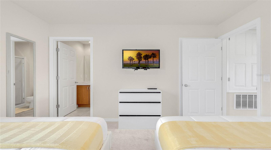 Kissimmee, Florida 34747, 2 Bedroom Bedrooms, ,2 Bathroombathrooms,Residential,For Sale,Bird Of Paradise,0,Mfro6436878