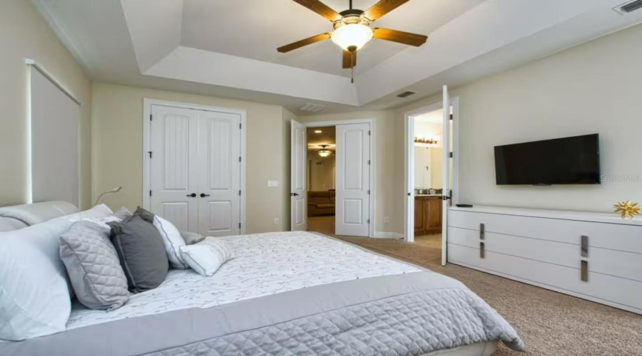 Kissimmee, Florida 34747, 5 Bedroom Bedrooms, ,5 Bathroombathrooms,Residential,For Sale,Loxahatchee,0,Mfro6437021