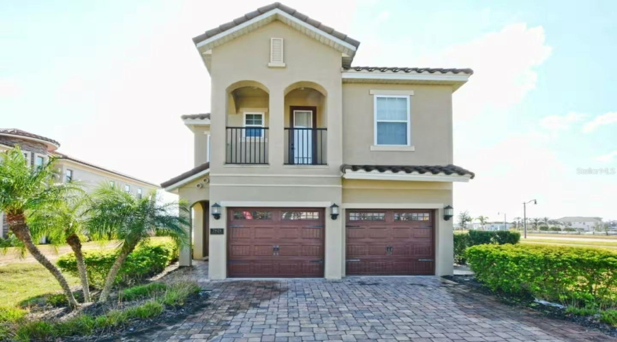 Kissimmee, Florida 34747, 5 Bedroom Bedrooms, ,5 Bathroombathrooms,Residential,For Sale,Loxahatchee,0,Mfro6437021