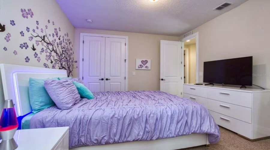 Kissimmee, Florida 34747, 5 Bedroom Bedrooms, ,5 Bathroombathrooms,Residential,For Sale,Loxahatchee,0,Mfro6437021