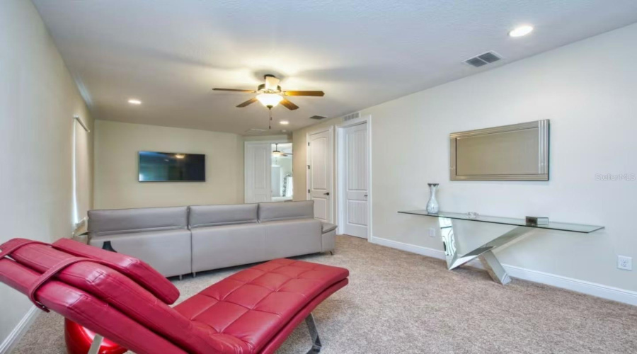Kissimmee, Florida 34747, 5 Bedroom Bedrooms, ,5 Bathroombathrooms,Residential,For Sale,Loxahatchee,0,Mfro6437021