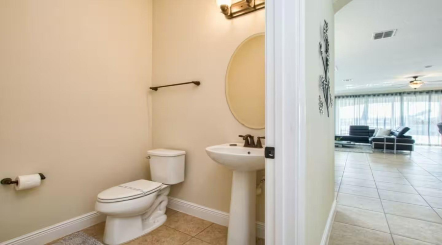 Kissimmee, Florida 34747, 5 Bedroom Bedrooms, ,5 Bathroombathrooms,Residential,For Sale,Loxahatchee,0,Mfro6437021