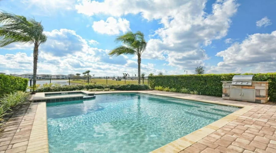 Kissimmee, Florida 34747, 5 Bedroom Bedrooms, ,5 Bathroombathrooms,Residential,For Sale,Loxahatchee,0,Mfro6437021