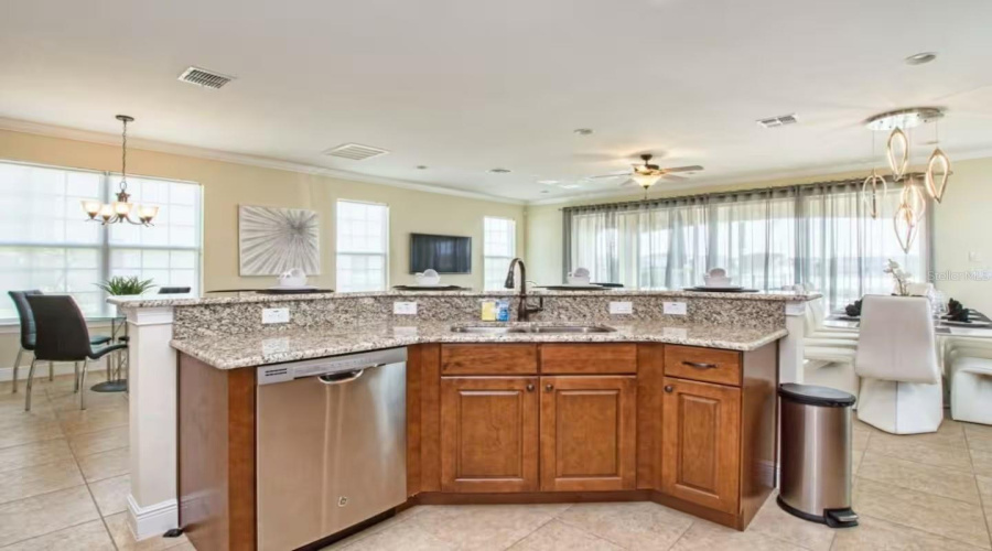 Kissimmee, Florida 34747, 5 Bedroom Bedrooms, ,5 Bathroombathrooms,Residential,For Sale,Loxahatchee,0,Mfro6437021