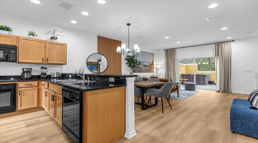 Kissimmee, Florida 34747, 2 Bedroom Bedrooms, ,2 Bathroombathrooms,Residential,For Sale,Yellow Lantana,0,Mfro6437112