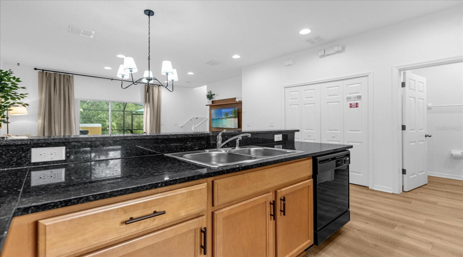 Kissimmee, Florida 34747, 2 Bedroom Bedrooms, ,2 Bathroombathrooms,Residential,For Sale,Yellow Lantana,0,Mfro6437112